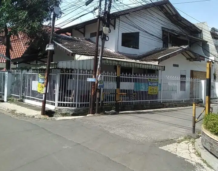 Dijual Rumah Strategis Hook Samping Jalan Batu Indah Batununggal Bdg