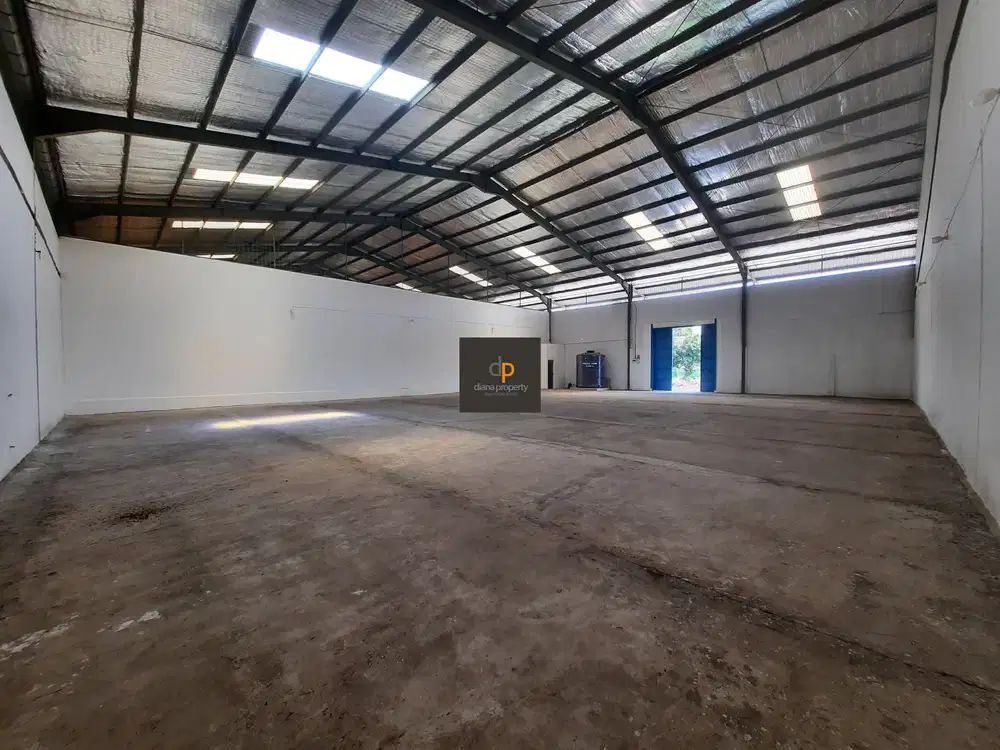 Disewakan Gudang Strategis di Kapuk Kamal 425m2 , dekat dgn Tol Kapuk