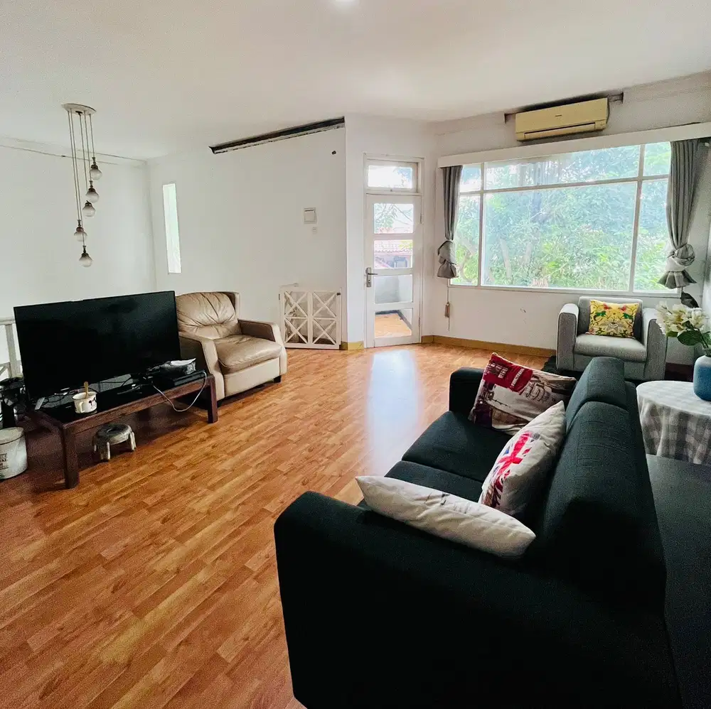 Rumah di jual dalam komplek di Cipete