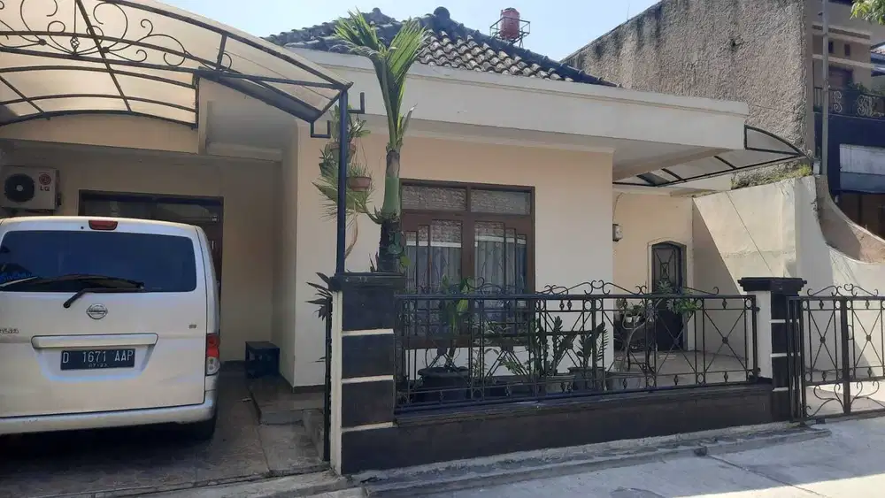Jual Rumah murah bagus di sayap buah batu bandung dekat pintu tol