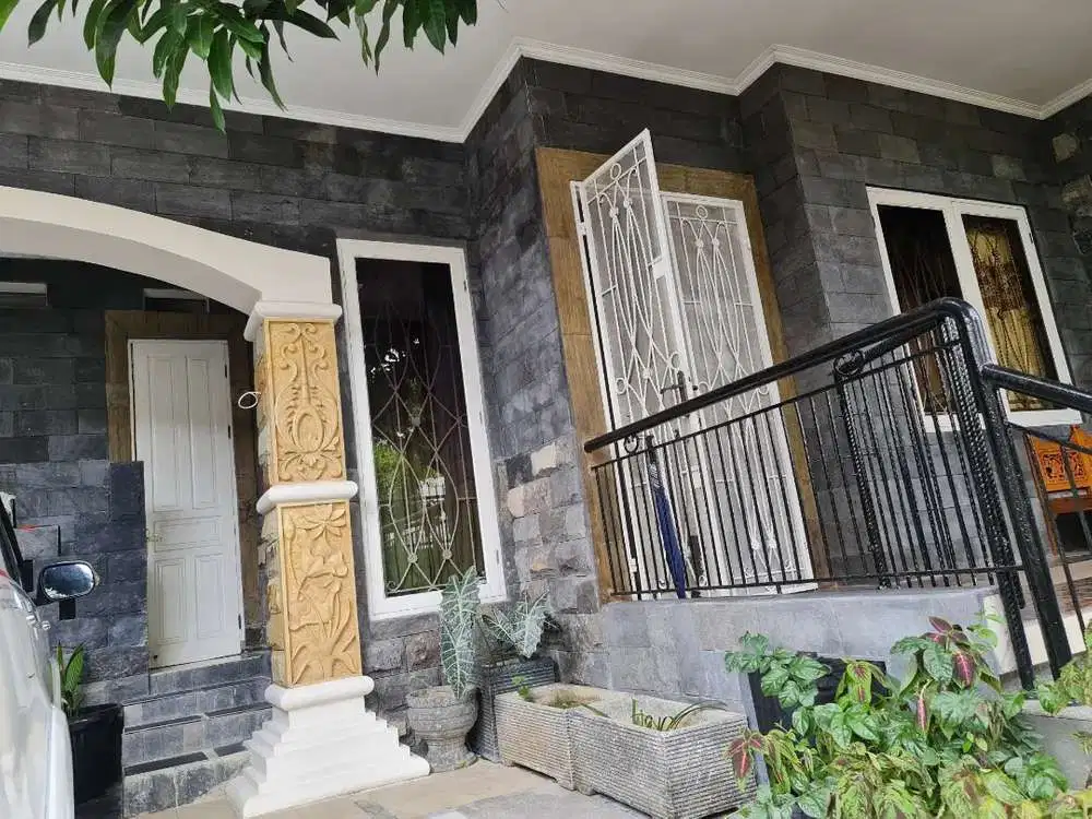 Rumah cantik siap huni dan di lingkungan tertentu yg asri