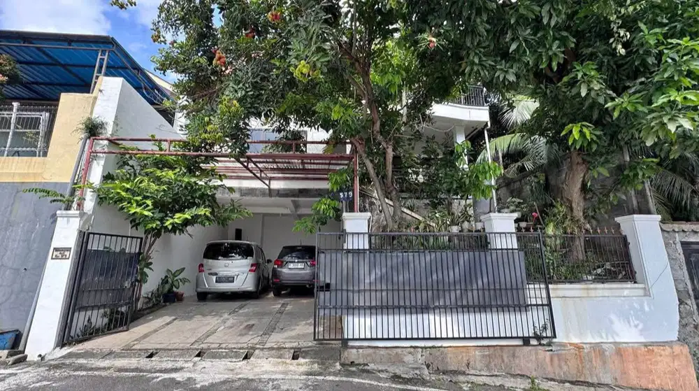 Rumah 3 Lt View Kota di Jl. Rorojonggrang, Manyaran, Semarang Barat