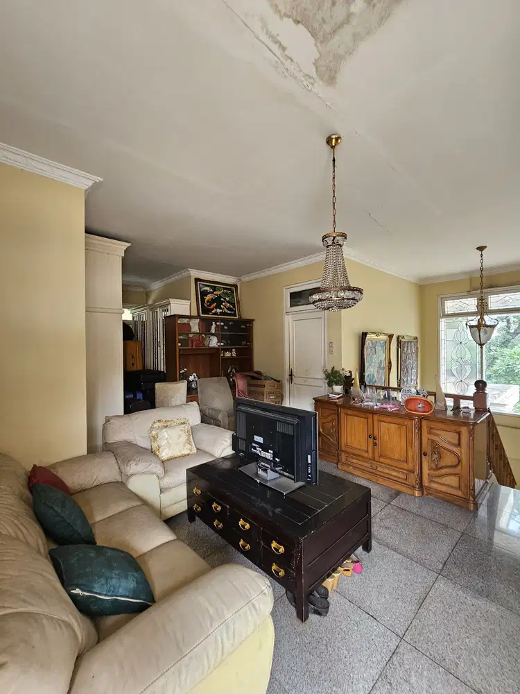 DIJUAL RUMAH TIRTAYASA KEBAYORAN BARU JAKARTA SELATAN