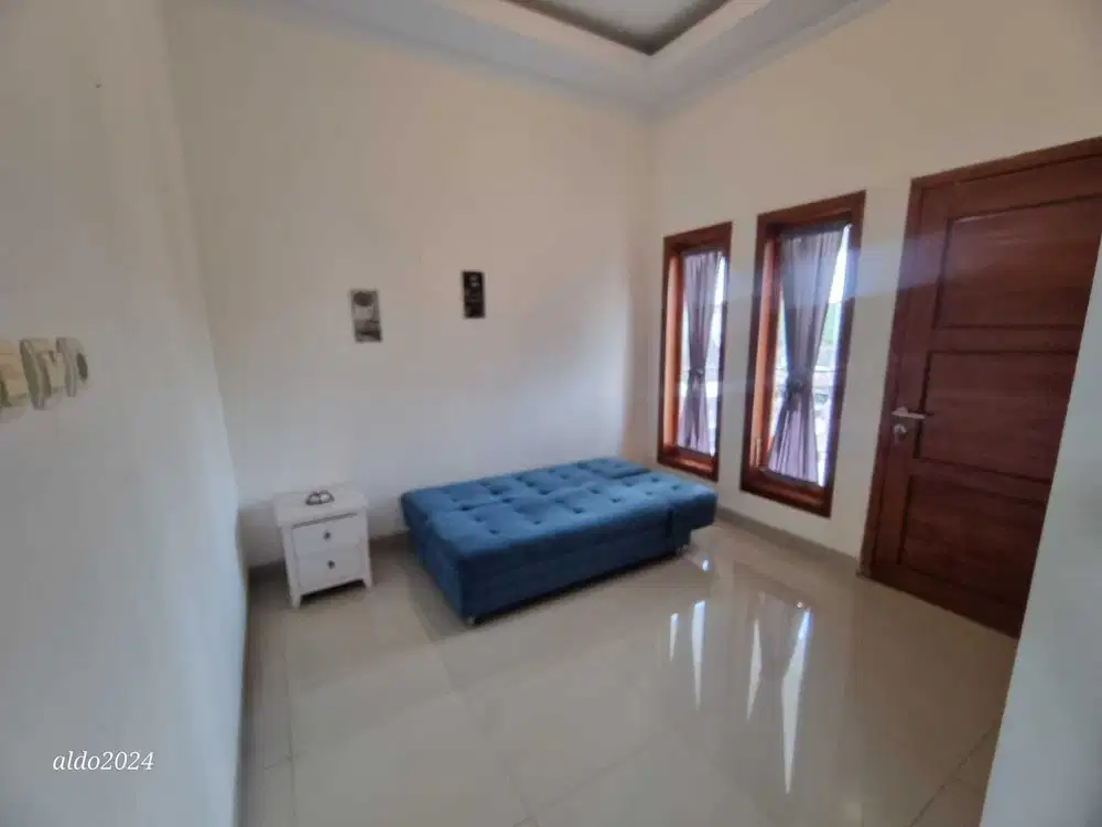 RUMAH DUA LANTAI. TIMUR XT SQUARE KODYA UMBULHARJO. PLUS FURNITURE