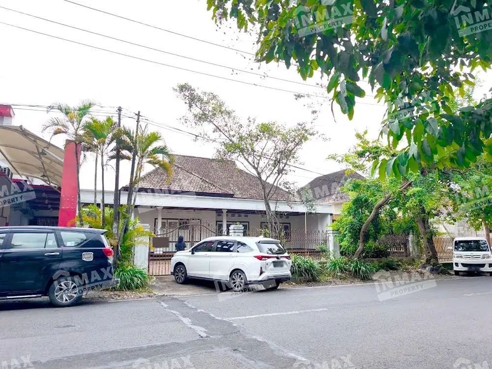 RUMAH LUAS 811 m2 JALAN BURING MALANG,DEKAT IJEN  BOULEVARD