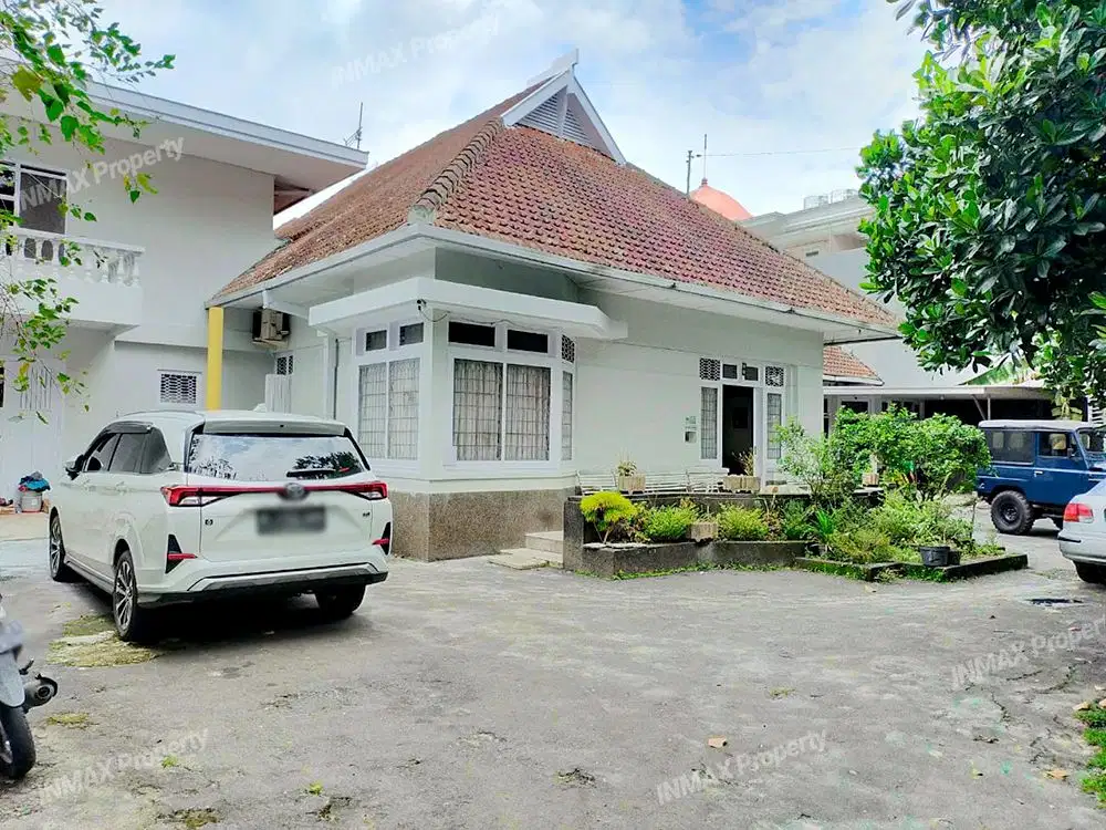RUMAH PREMIUM GUNUNG-GUNUNG MALANG,BANGUNAN ORI BELANDA,JALAN BESAR