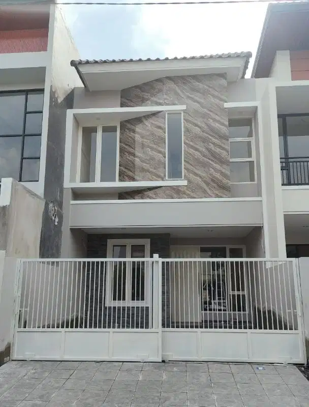 RUMAH BARU PANTAI MENTARI DEKAT PAKUWIN CITY GALAXI MALL SURABAYA
