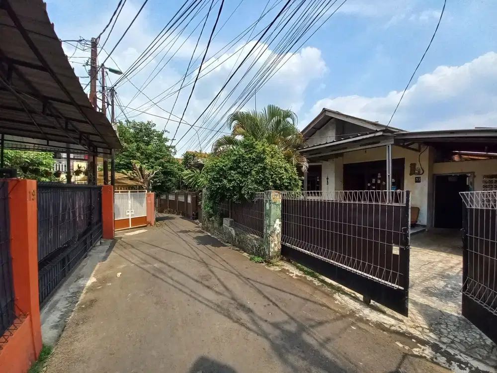 Rumah siap huni murah sekali akses mobil dekat raya tengah condet