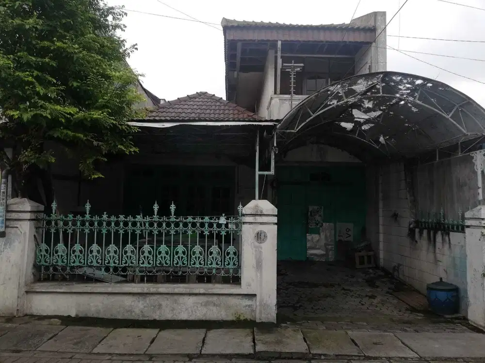 Rumah Hitung Tanah dijual Murah banget Lokasi Ngagel Surabaya Pusat