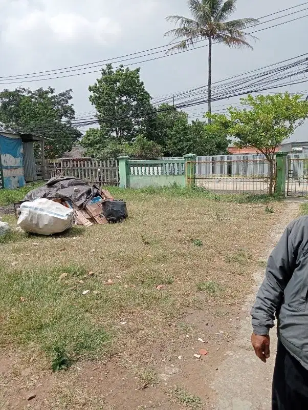 Tanah darat Jalan utama Caringin jatinangor