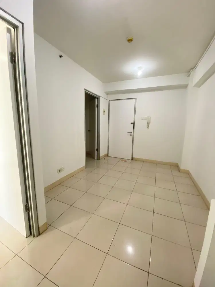 Sewa Apartemen Green Bay Pluit Tipe 2BR Kondisi Unfurnished View Kolam