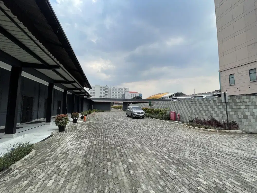 Tanah Besar di MT Haryono, Jakarta Timur