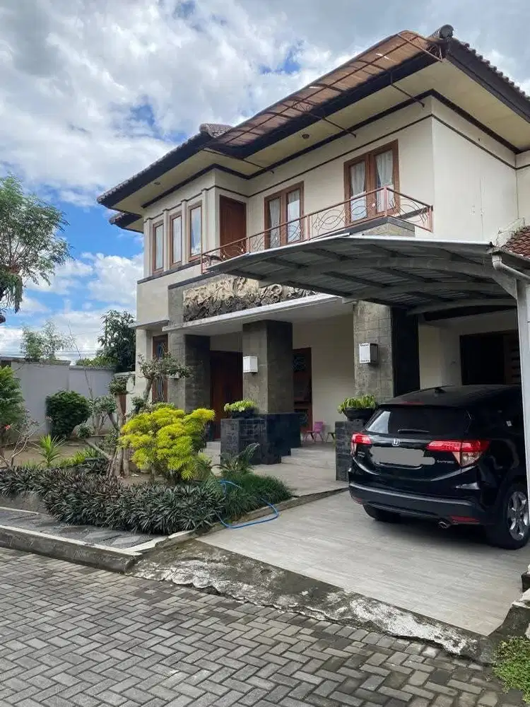 Dijual Rumah 2 lantai dalam perum elite AMPLAZ