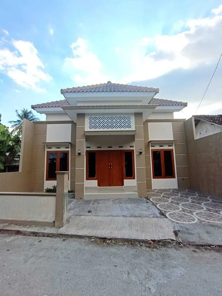 DIJUAL RUMAH BARU SIAP HUNI DEKAT KAMPUS UII JAKAL DAN PASAR GENTAN