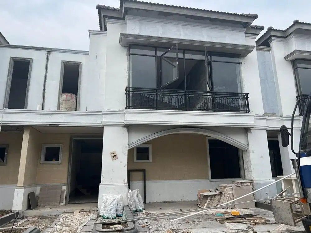 Dijual Villa Jewel Garden View Club House