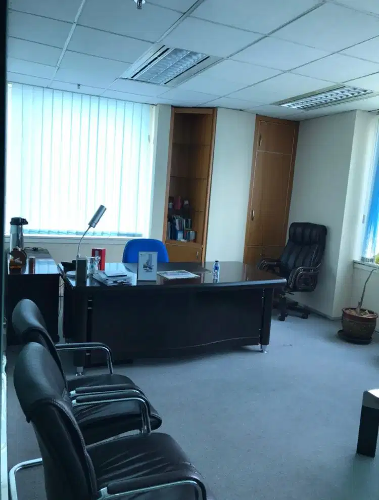 Disewakan ruang kantor di Menara Rajawali