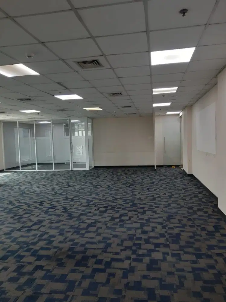 DISEWAKAN OFFICE PARTISI DI GRAHA AKTIVA