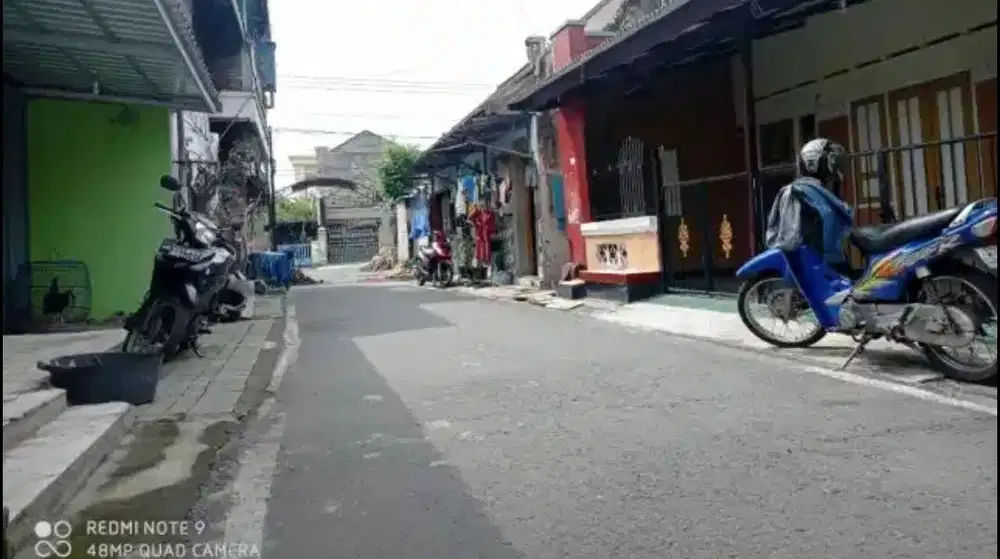 Rumah Baron 124Mt, 2Kt, 1Km, jalan Dr Rajiman, Laweyan, Solo