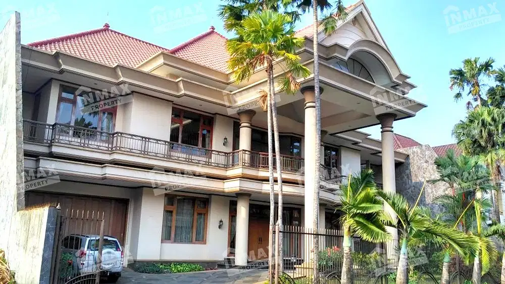 RUMAH MEWAH PAHLAWAN TRIP MALANG, DEKAT IJEN BOULEVARD, BAGUS, SIAP HU