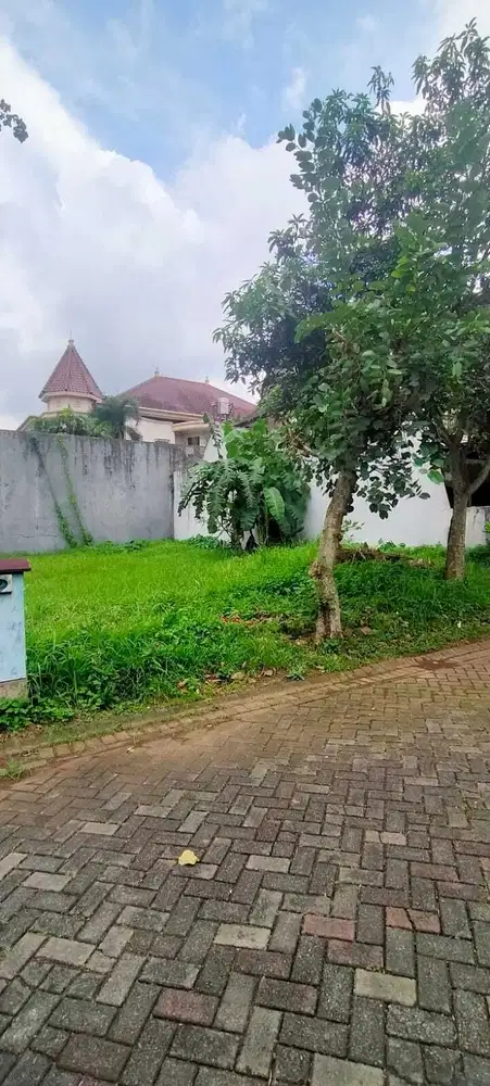 Tanah lingkungan elite araya blok golf luas 600 dekat blimbing malkot