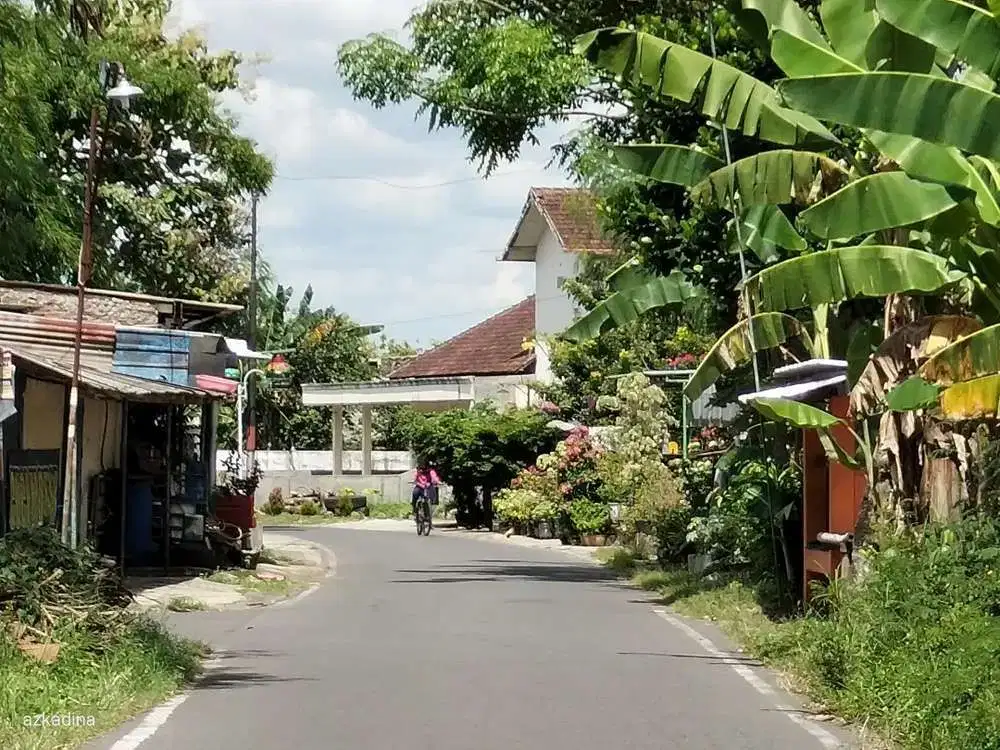 Tanah pekarangan Karanganyar kota.