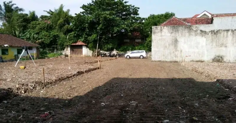 tanah cakep luas hampir 1000 di malino samping lampu merah tidar