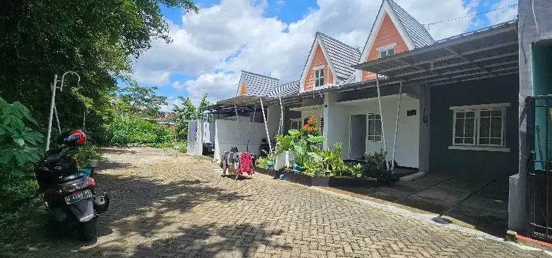 rumah 2 jadi 1 luas 145 karangploso BU SEGERA cocok buat belikan ortu