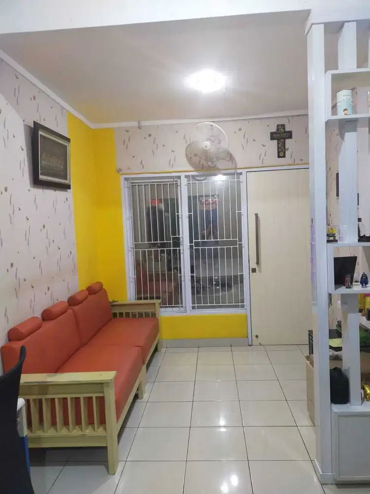 Jual rumah di modernland siap huni