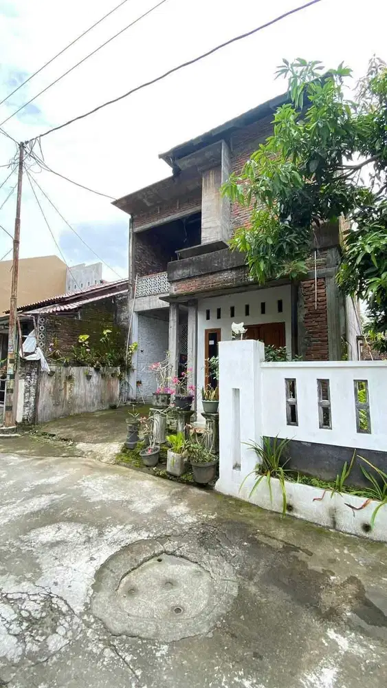 Rumah besar luas murah bagus di maguwoharjo