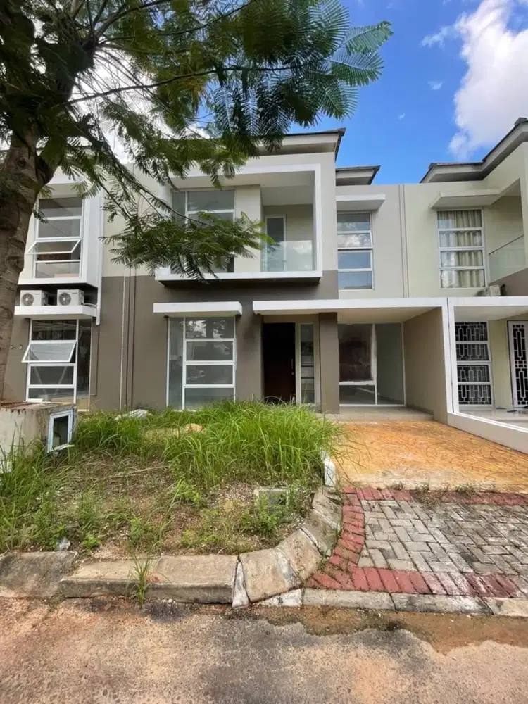 Dijual Murah Rumah 2 lantai di Royal Grande batam centre