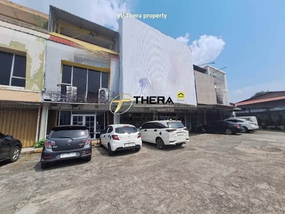 Dijual murah ruko 3 lantai full renovasi hadap Jalan di baloi