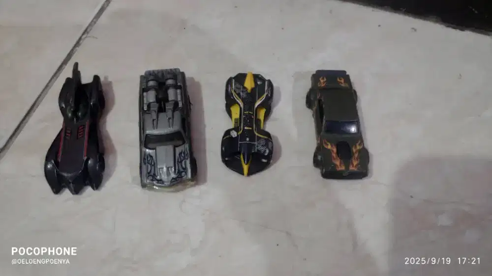 Die cast HW 4 pcs