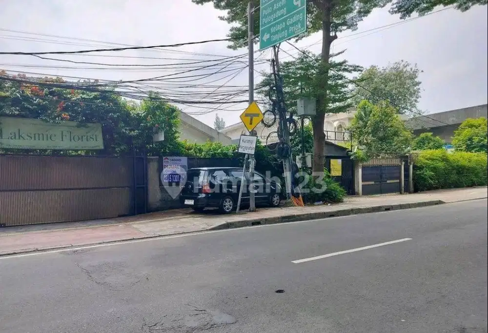 Rumah Hampir Huk Ngantong Cocok Kuliner Atau Kntr Online Dan Aman