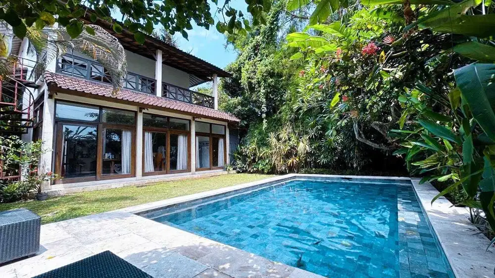 dijual villa lantai 2 canggu brawa