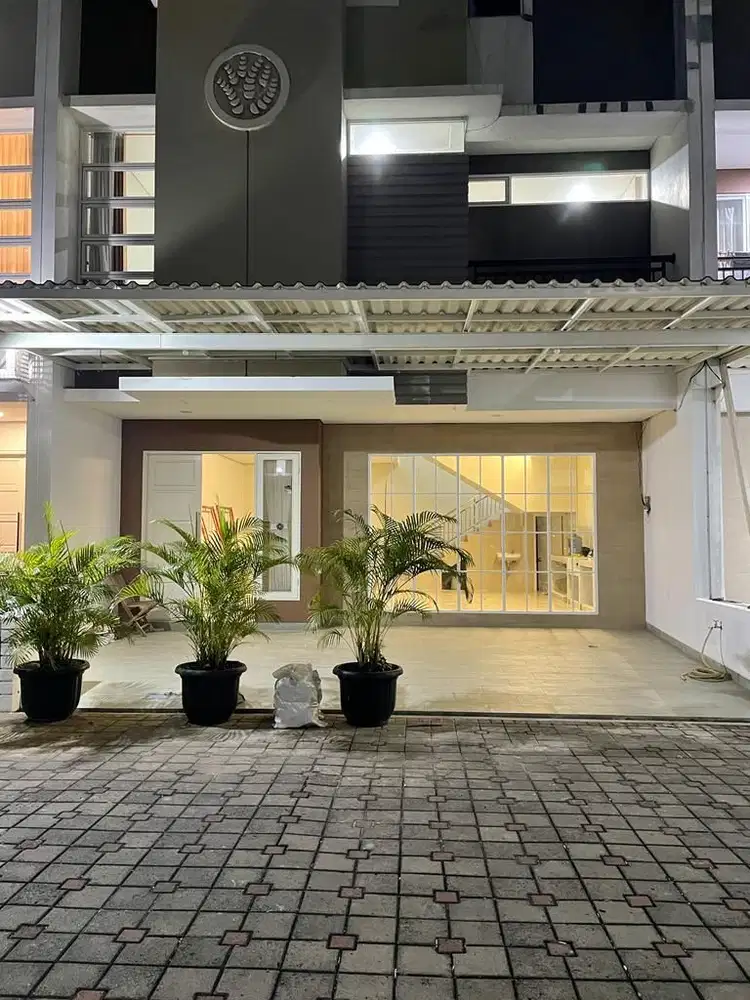 Di Jual Rumah Gading Lavender 3 lantai / unfurnish , lokasi strategis