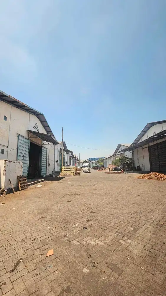 Gudang Luas Strategis di Angtropolis Margomulyo, Surabaya Barat