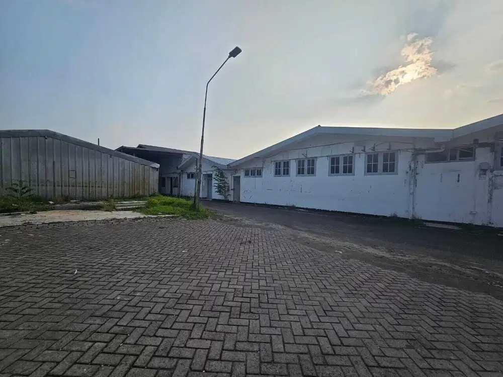 Jual pabrik siap beroperasi di lokasi strategis Sidoarjo.