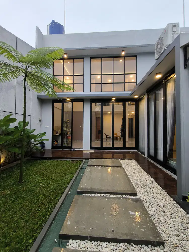 Rumah Mewah Modern Kontemporer Siap Huni