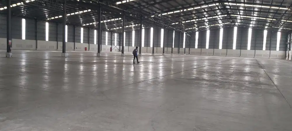 Disewakan gudang 7000m2 dlm kws industri delta silicon cikarang bekasi