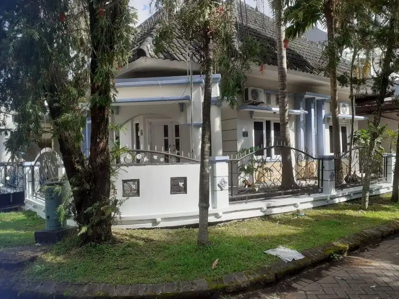 rumah mewah permata jingga pj hook suhat depan dekat pos satpam