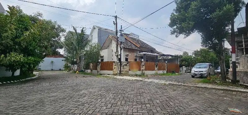 rumah cantik hook pojok di griyasantha suhat dekat pj dan UB Brawijaya
