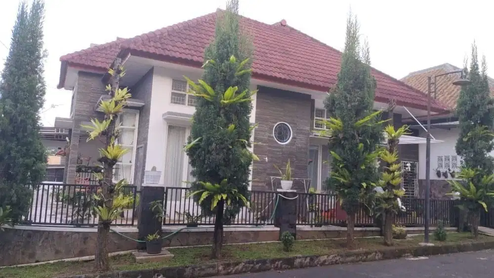 Dijual Rumah Siap Huni Hoek 1 Lantai Furnished Puncak Dieng , Malang