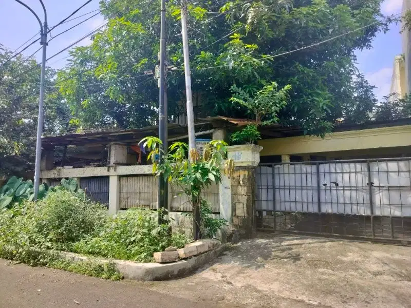 rumah tua gak Bisa huni lagi dekat tirta mas