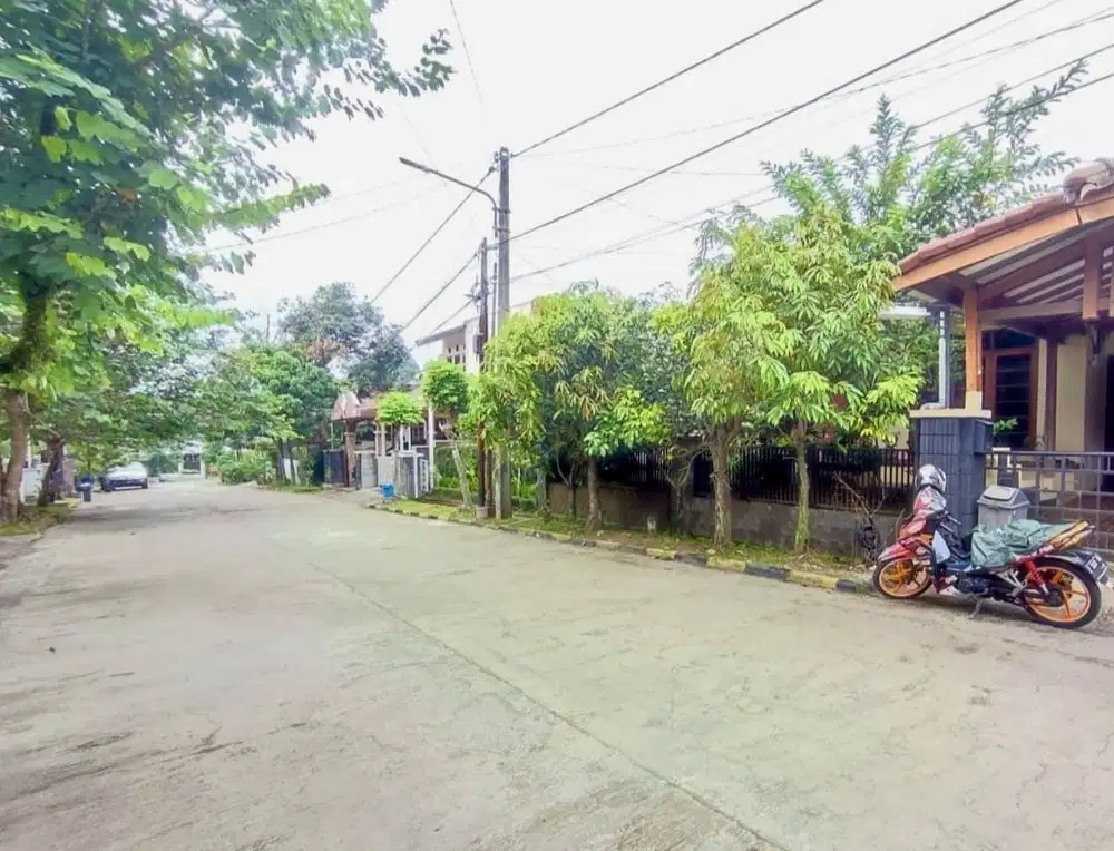 BU Rumah Terawat dalam Komplek besar Gunung Batu dekat Gateway Pasteur