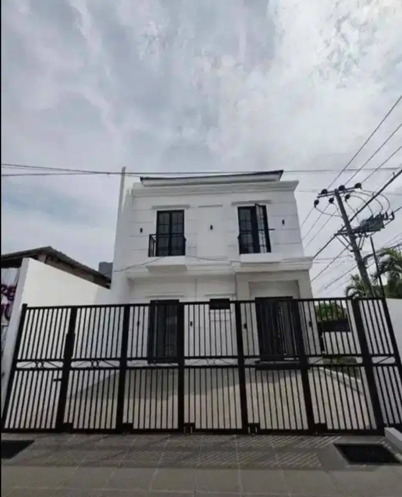 Rumah Baru Gress HOOK Type American Style di Sutorejo