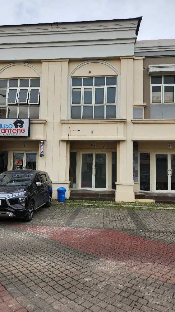Ruko 2 lantai di jalan Boulevard 2 jalur di Perumahan Savia BSD City