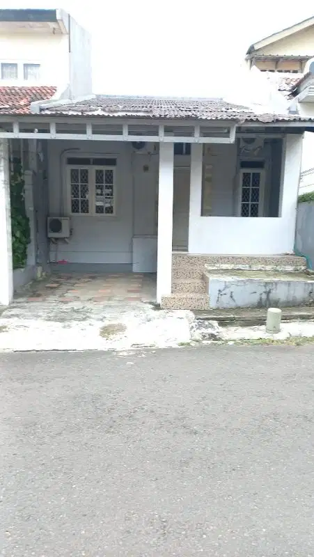 Jual cepat Rumah di sriwijaya simpruk lippo cikarang.
