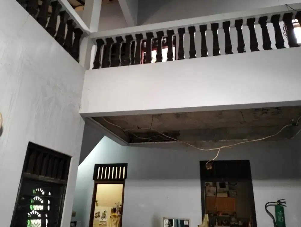 Di Jual Rumah Luas Kamar Banyak di Perumnas Depok Timur Dalam6