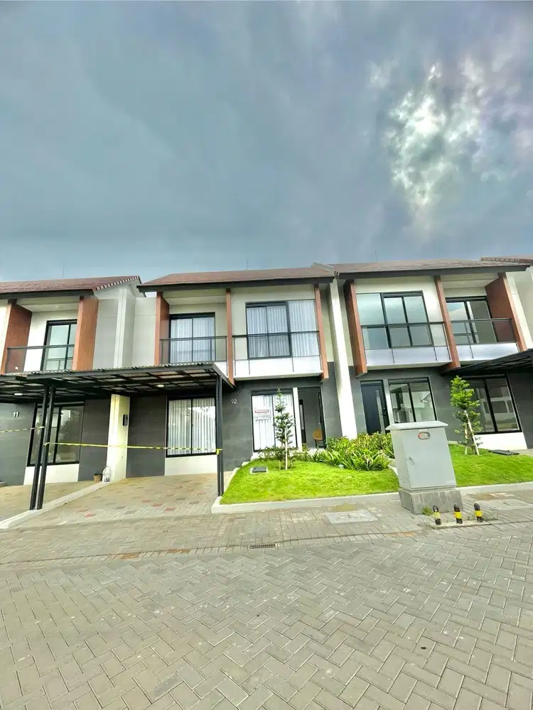 Halaman Luas depan Taman di simakirana