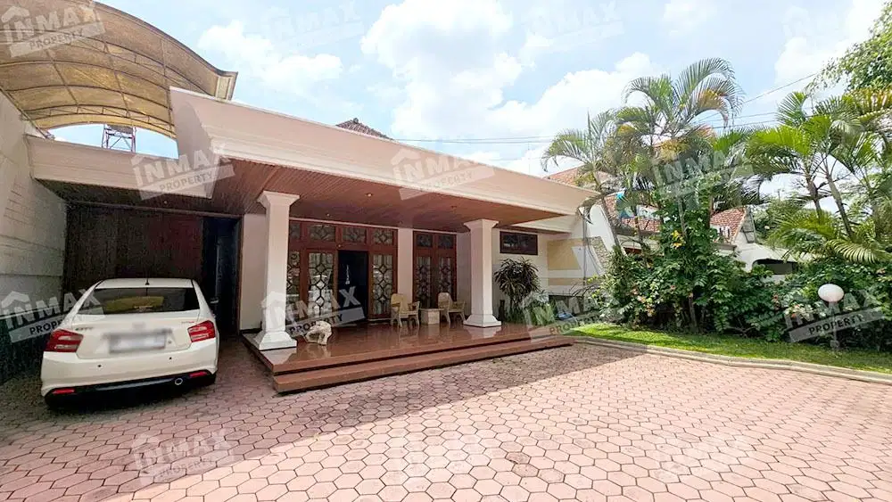 RUMAH LUAS JALAN GUNUNG-GUNUNG MALANG,BISA UNTUK USAHA,DEKAT KAWI,IJEN